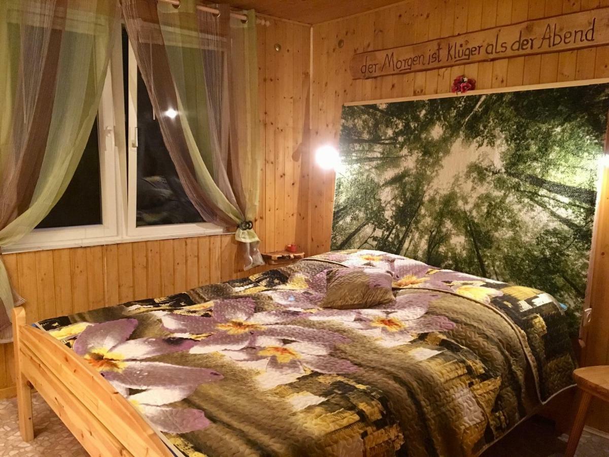 Holzhaus Trollblümchen am Wald und See Neuruppin Exterior foto